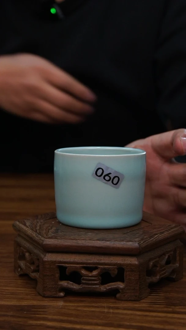 【闪购商品】瓷摆件杯子
