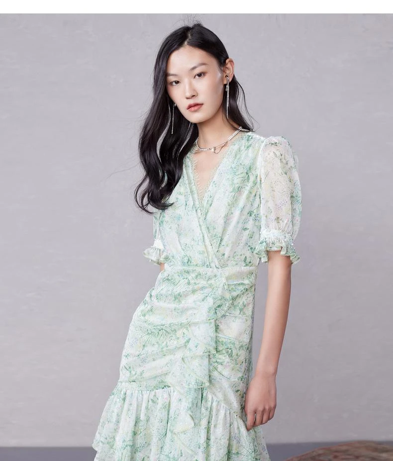 MAXRIENY2022夏碎花高腰裙薄荷曼波气质V领茶歇裙MC87DR319F50