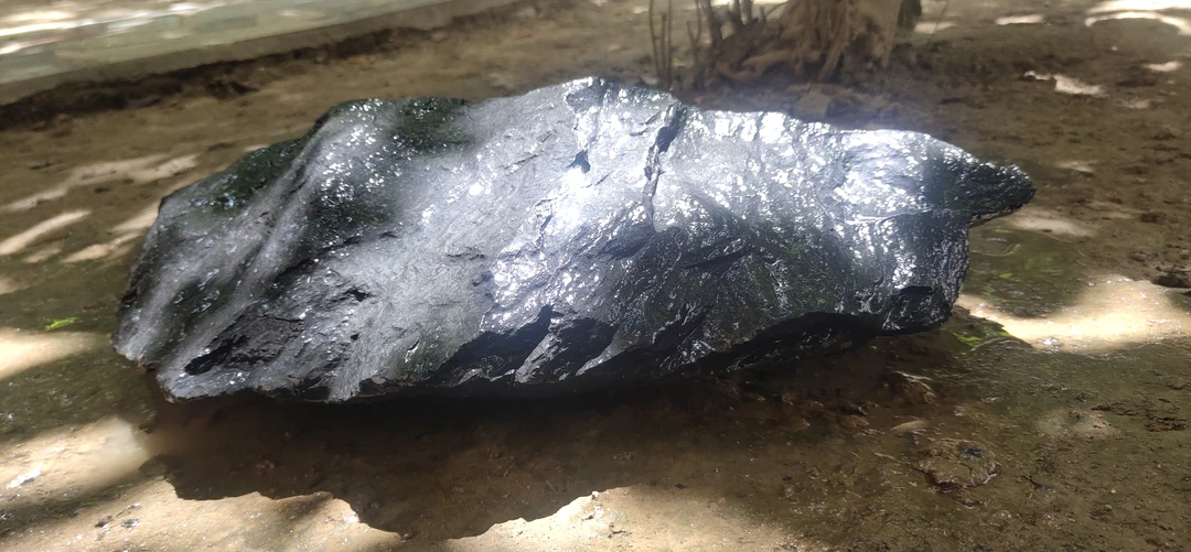 黑金石鱼缸造景石一石成景（45*26*16）