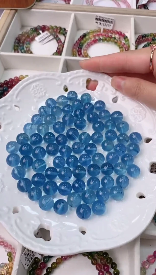 【闪购商品】海蓝宝石颈饰未镶嵌多人多样性发一件单珠10*左右