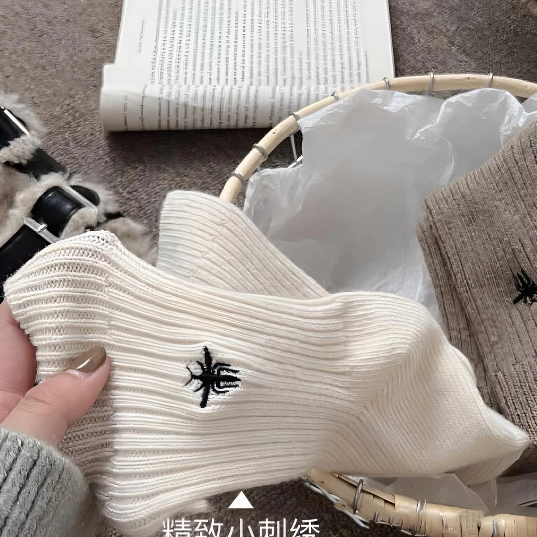 【当天发货】miu小腿羊毛袜自带氛围感蜜蜂刺绣秋冬款竖条纹加厚袜！