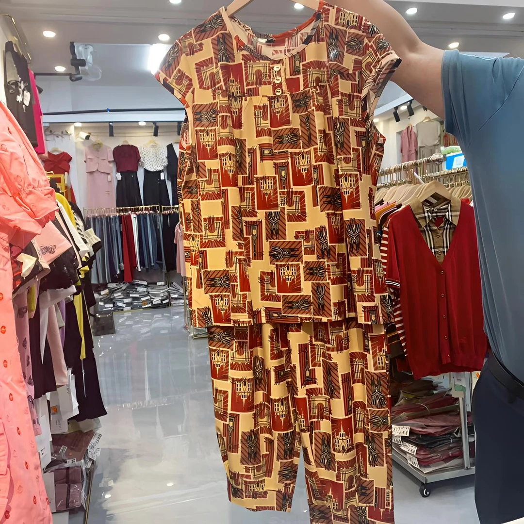 休闲时尚中老年女装套装