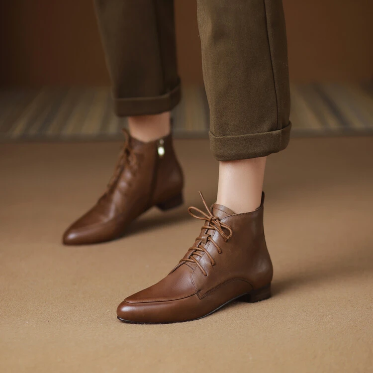 香港真皮断码清仓马丁靴女平底2025秋冬季新款尖头英伦风低跟短靴