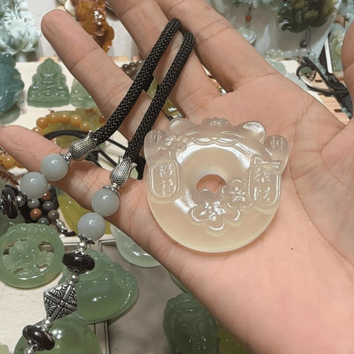 蛇纹石玉吊坠未镶嵌