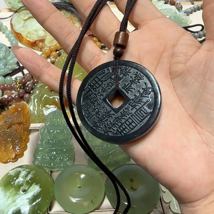 蛇纹石玉吊坠未镶嵌