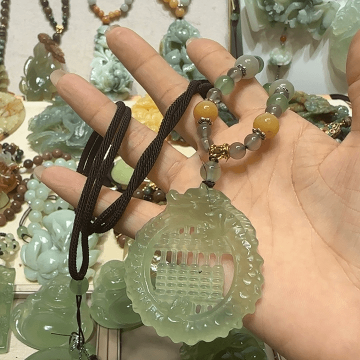 蛇纹石玉吊坠未镶嵌
