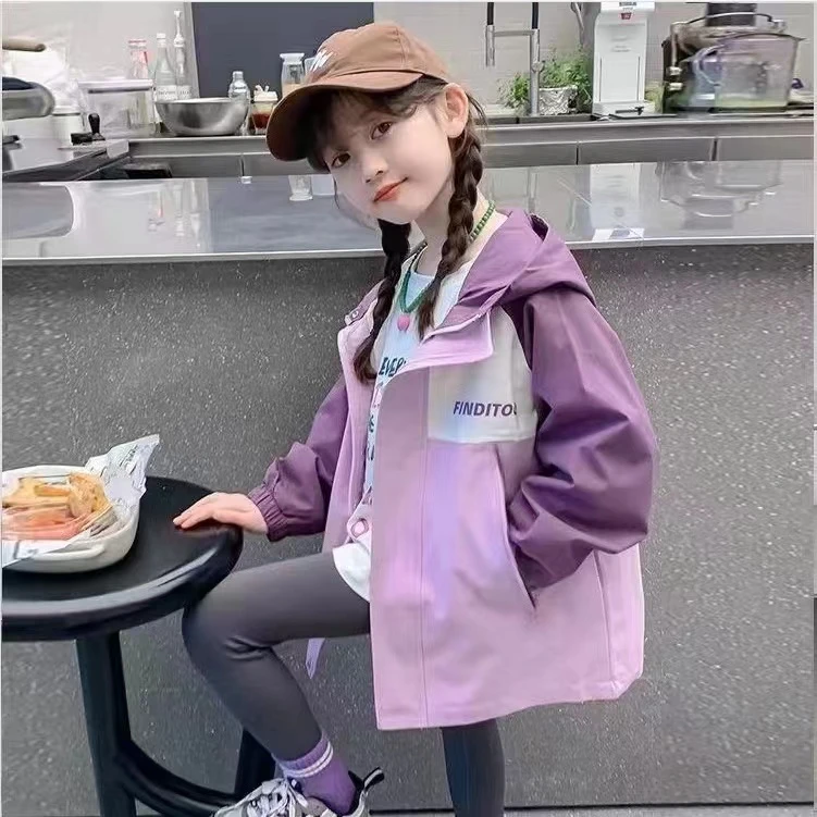 女童冲锋衣外套秋装2024新款洋气儿童春秋款小女孩运动连帽上衣潮