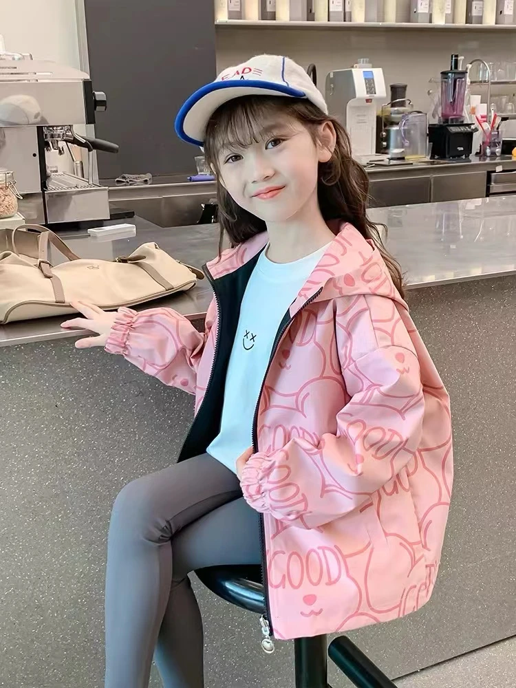 女童冲锋衣外套秋装2025新款洋气儿童春秋款小女孩运动连帽上衣潮