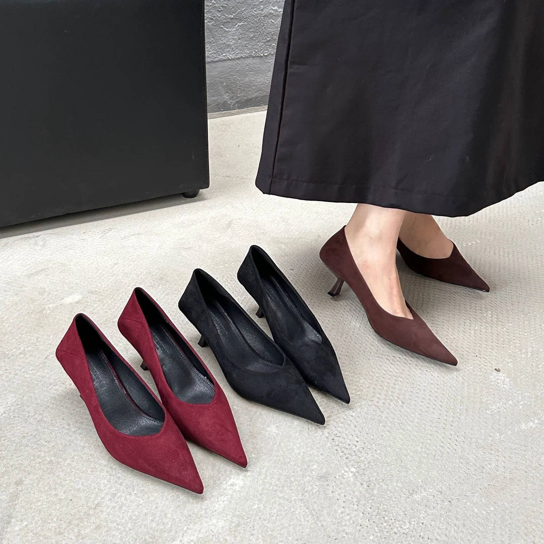 2025秋季新款法式尖头浅口高跟绒面气质时尚百搭黑色细工作单鞋