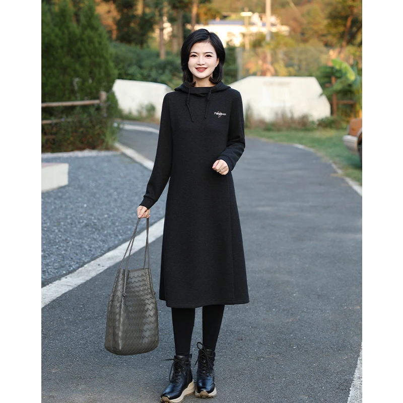 阿楠anan 无拘法则 百搭休闲风纯色连帽绣花中长款卫衣连衣裙