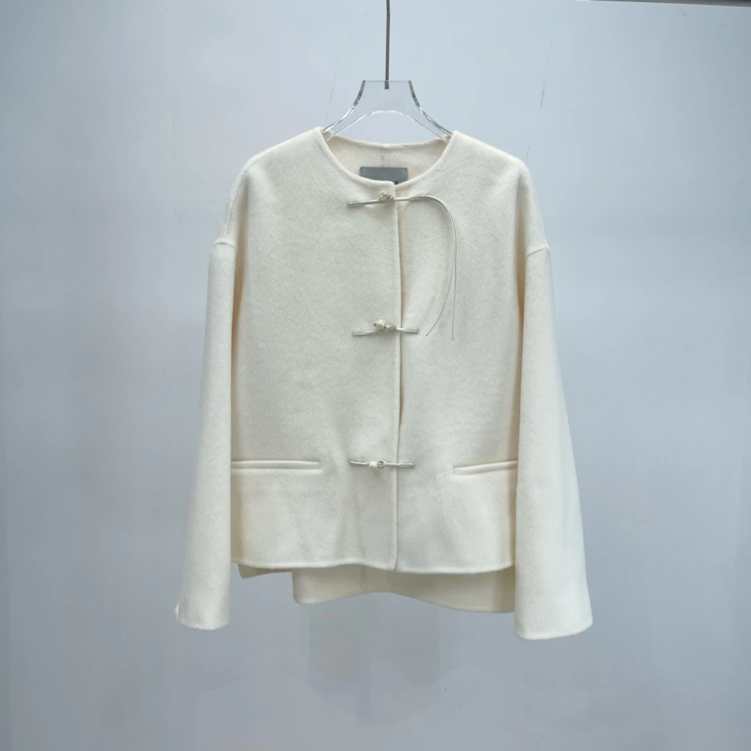 艾家24秋冬新款时尚百搭盘扣双面呢外套1089