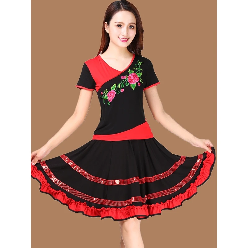 2024广场舞服装绣花短袖上衣短裙套装夏季新款中老年演出服两件套