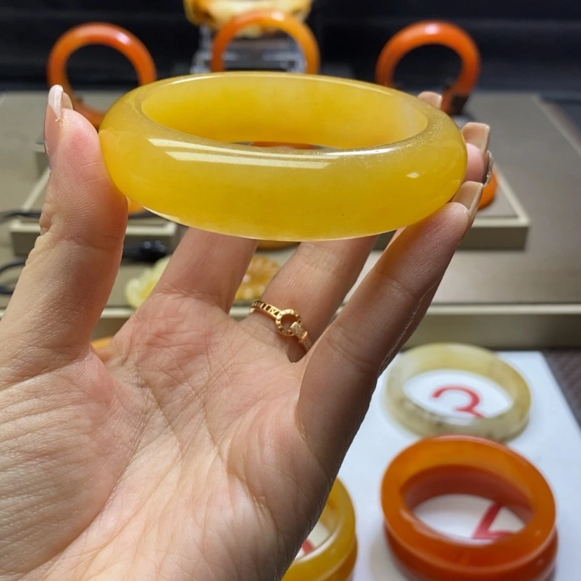 【闪购商品】石英质玉（黄龙玉）手镯未镶嵌এ****༊微瑕