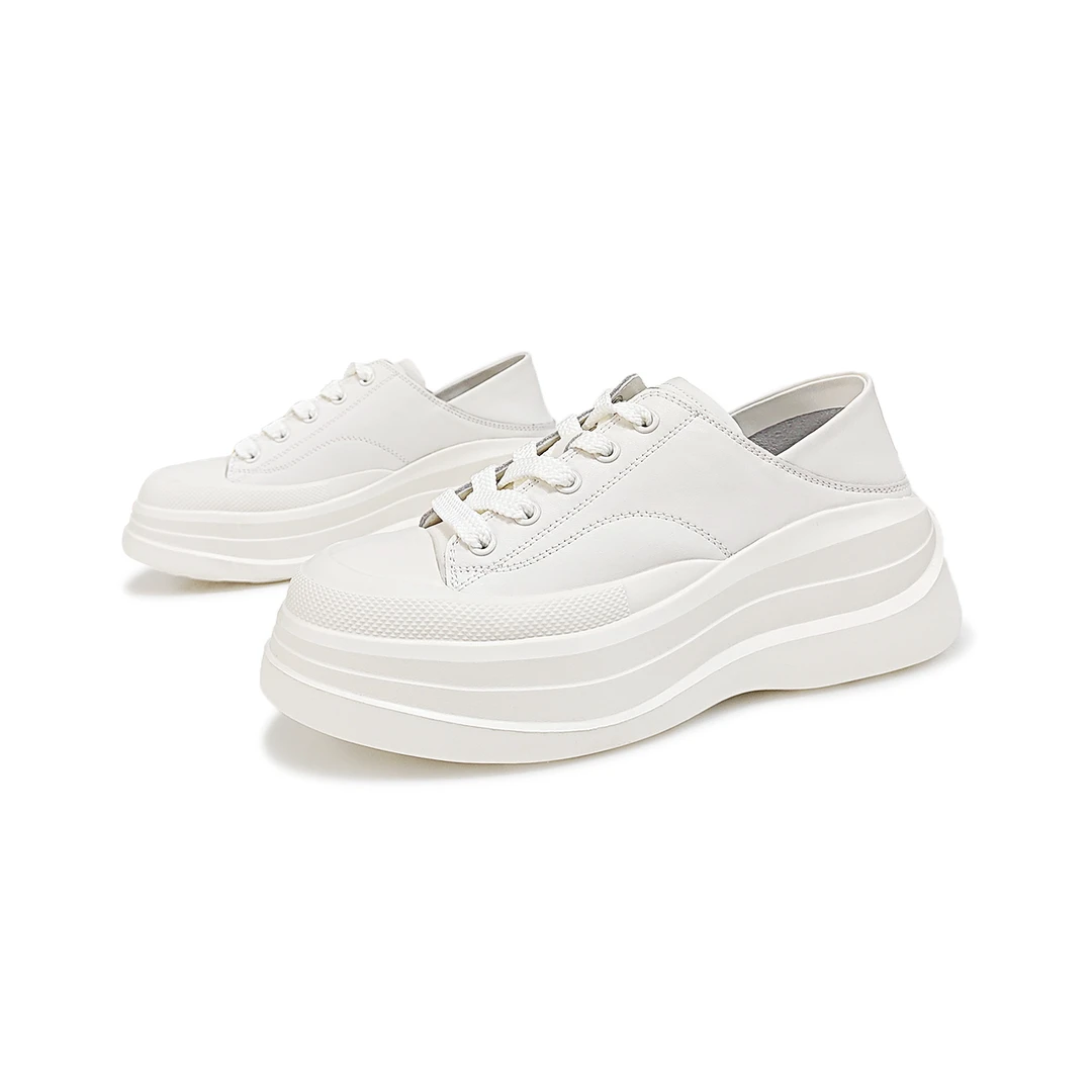 【卖完了】厚底增高圆头小白鞋松糕底~系带休闲鞋~脚感很舒