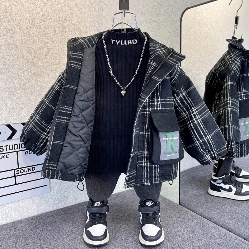 男童冬季棉服格子外套2023新款儿童加厚棉袄时髦宝宝夹棉轻薄棉衣