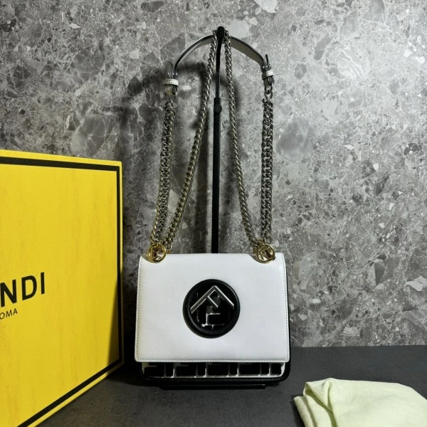 95新/芬迪/妃鱼/橙子精选/包包/市场价17500/241026CZ0010