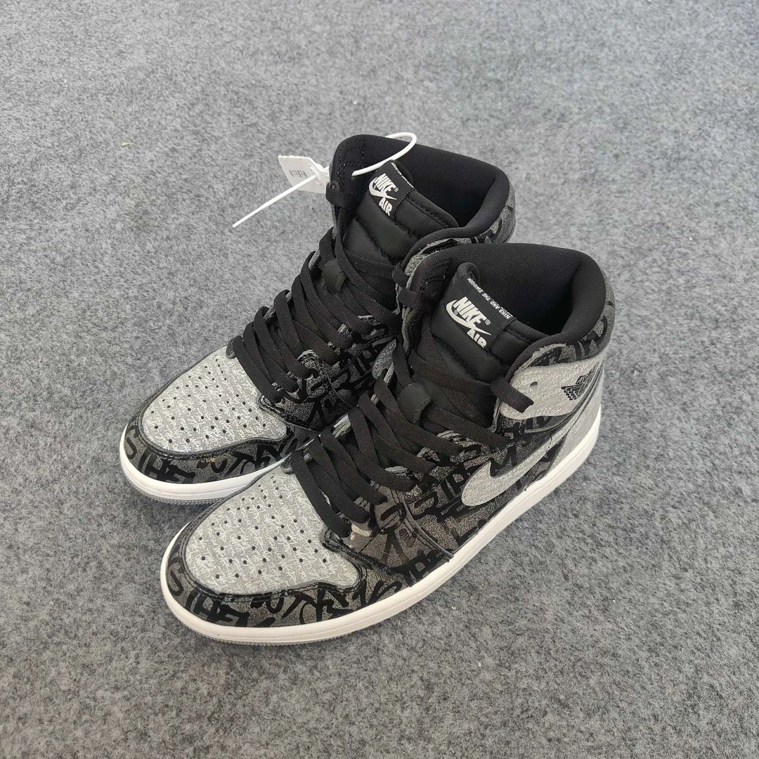 AJ1叛逆禁穿42.5码 SS0505