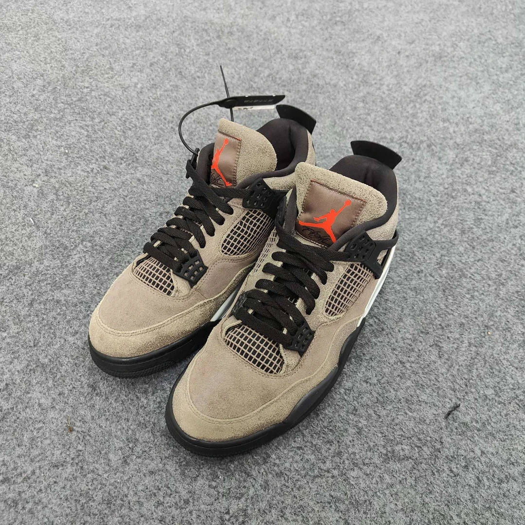 aj4摩卡 44码原盒 SS1513