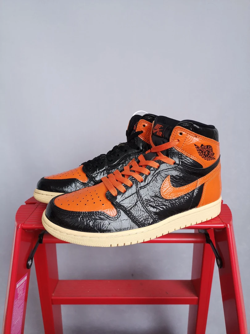 Aj1猪油扣碎41码  JJ2303 鞋