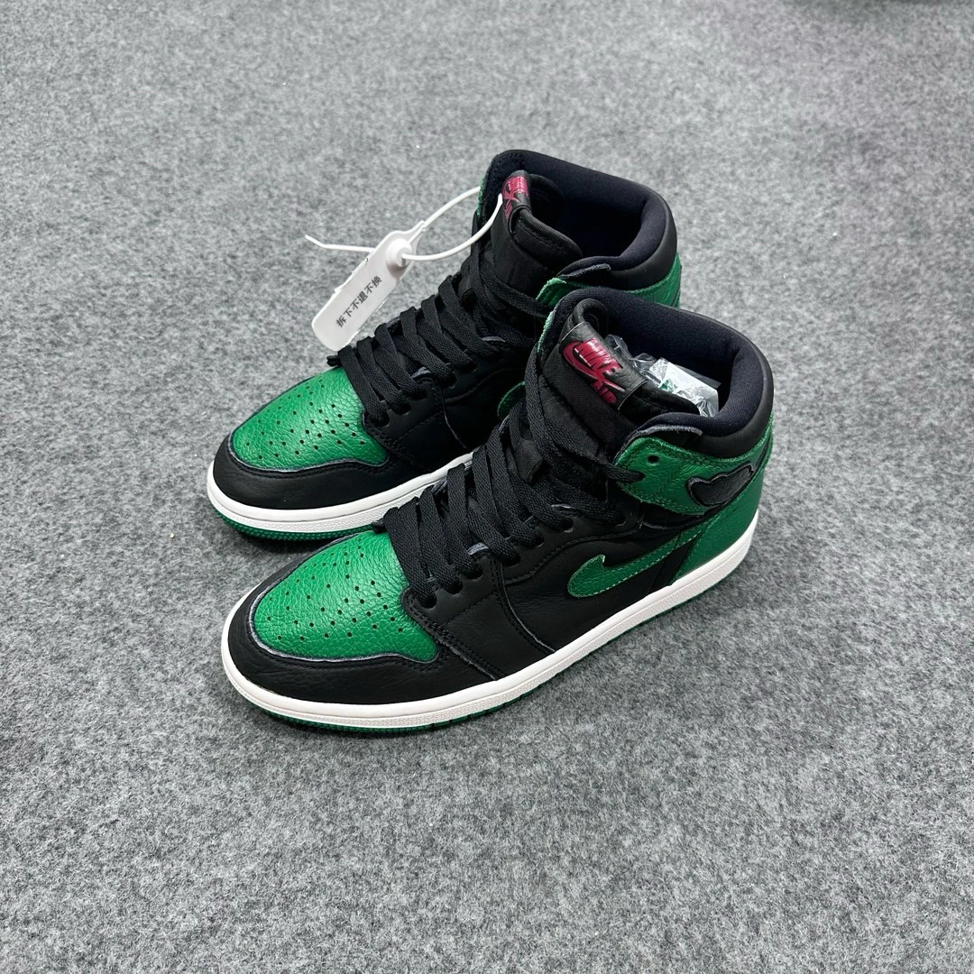aj1黑绿 41码  QQ1001 鞋