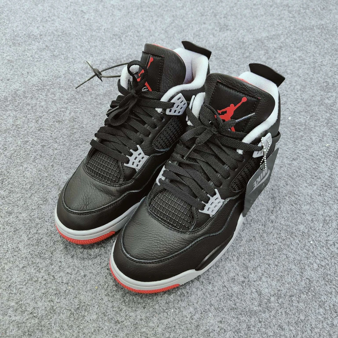 Aj4黑红 42.5码原盒 TT2305