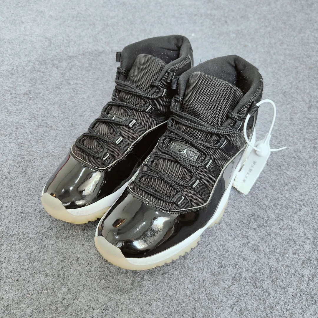 AJ11黑银 43码无盒 MM0901