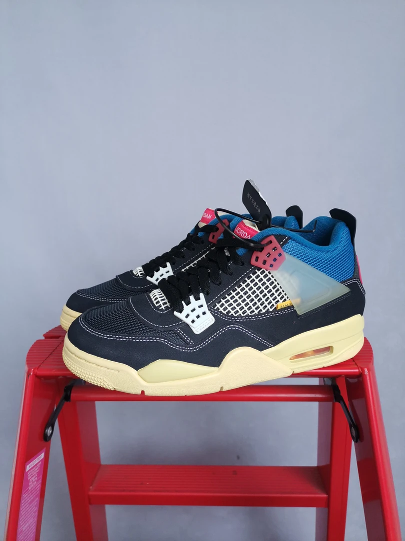 Aj4union黑42码原盒 鞋头满星 成色非常好 KK0813 鞋