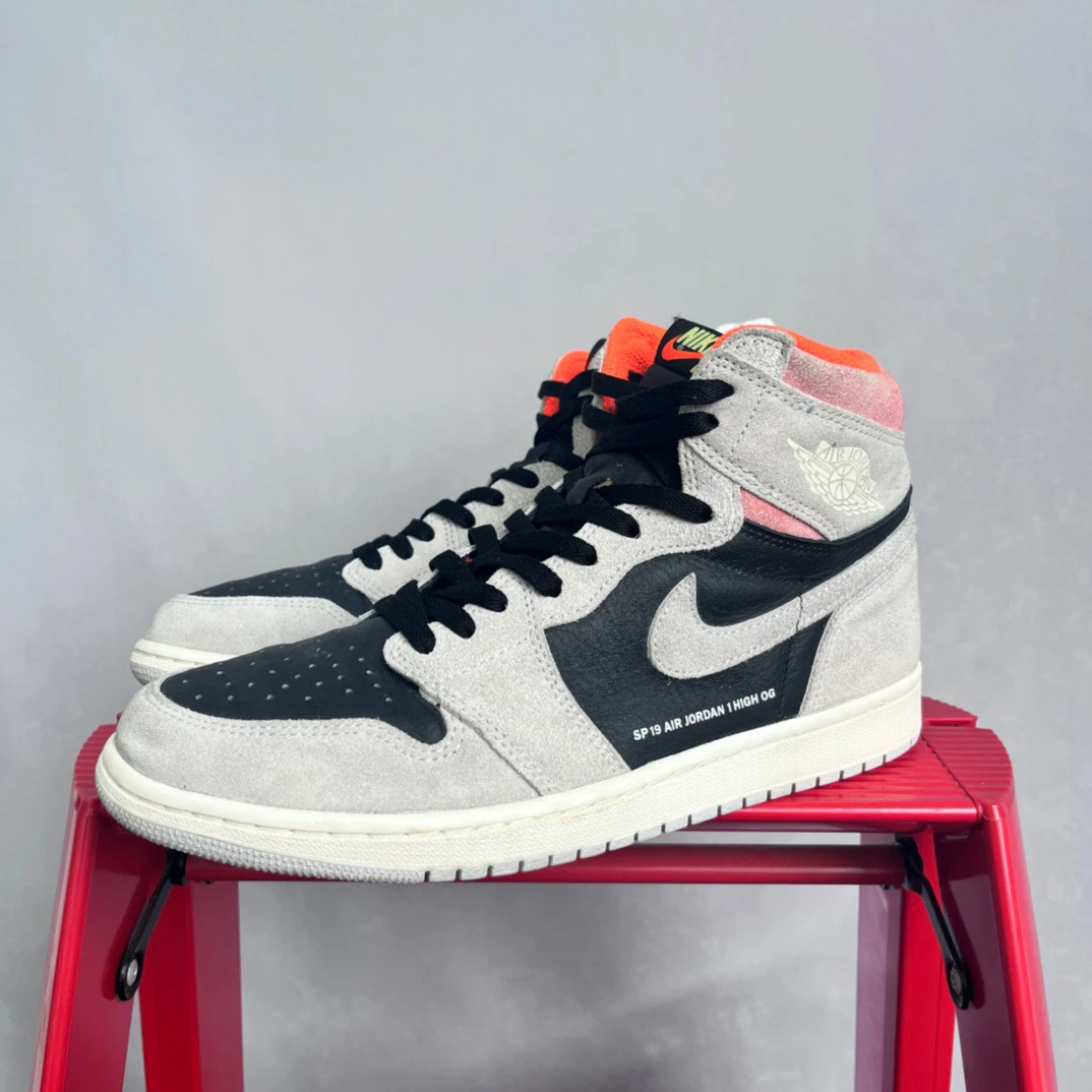 Aj1灰麂皮44.5码  OO2511 鞋