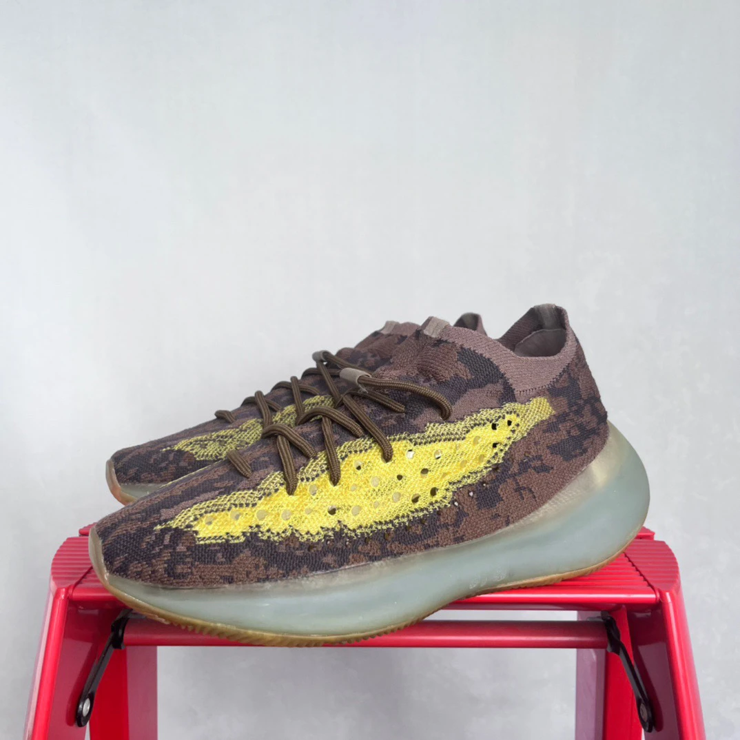 yeezy380 棕绿 44码  OO1625 鞋