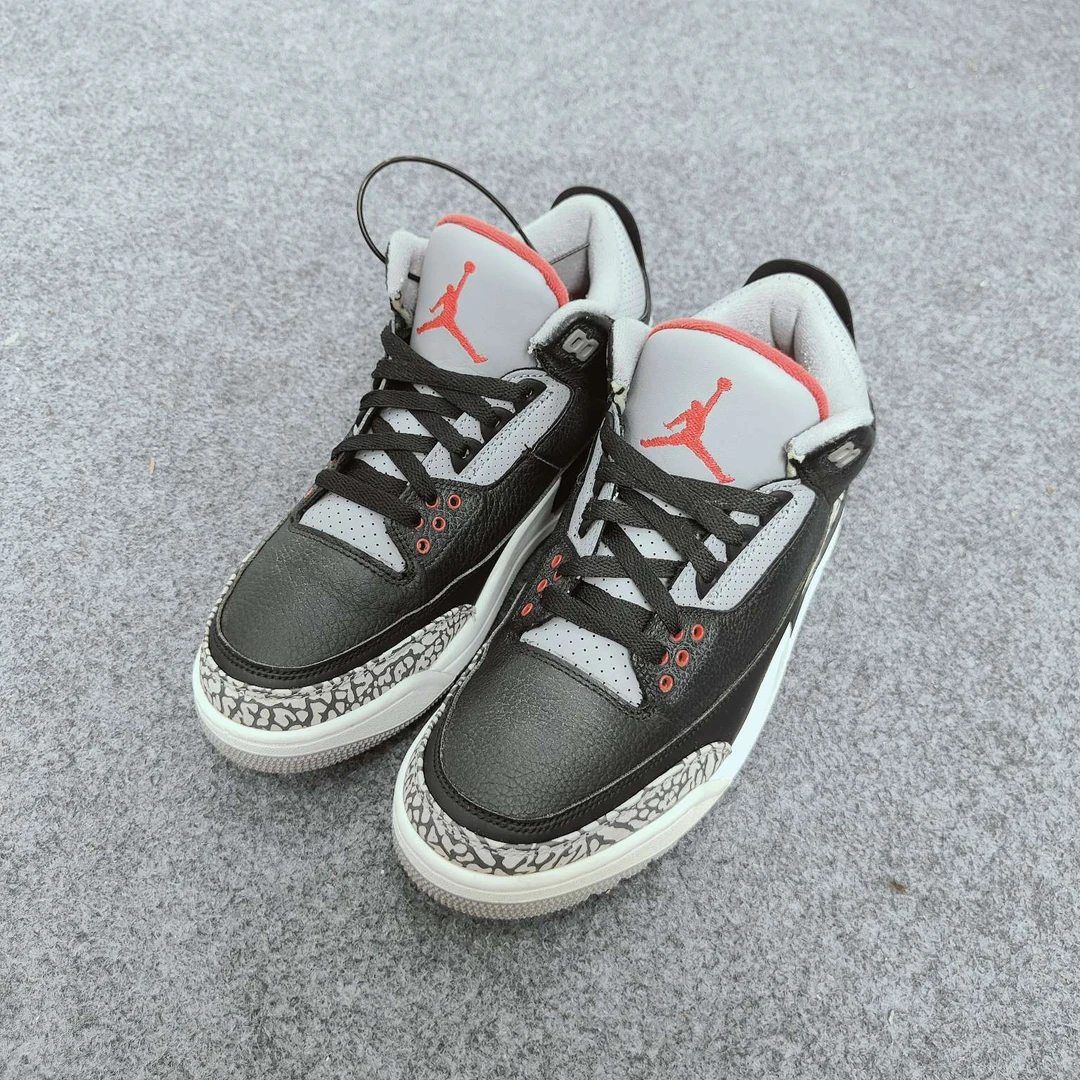 aj3黑水泥 43码原盒 TT1006