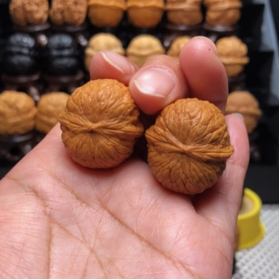 文玩核桃吊坠小金豆11