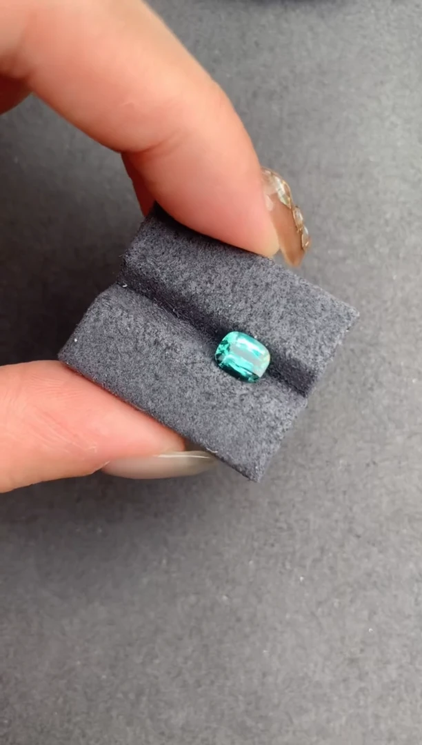 【闪购商品】碧玺裸石未镶嵌69分