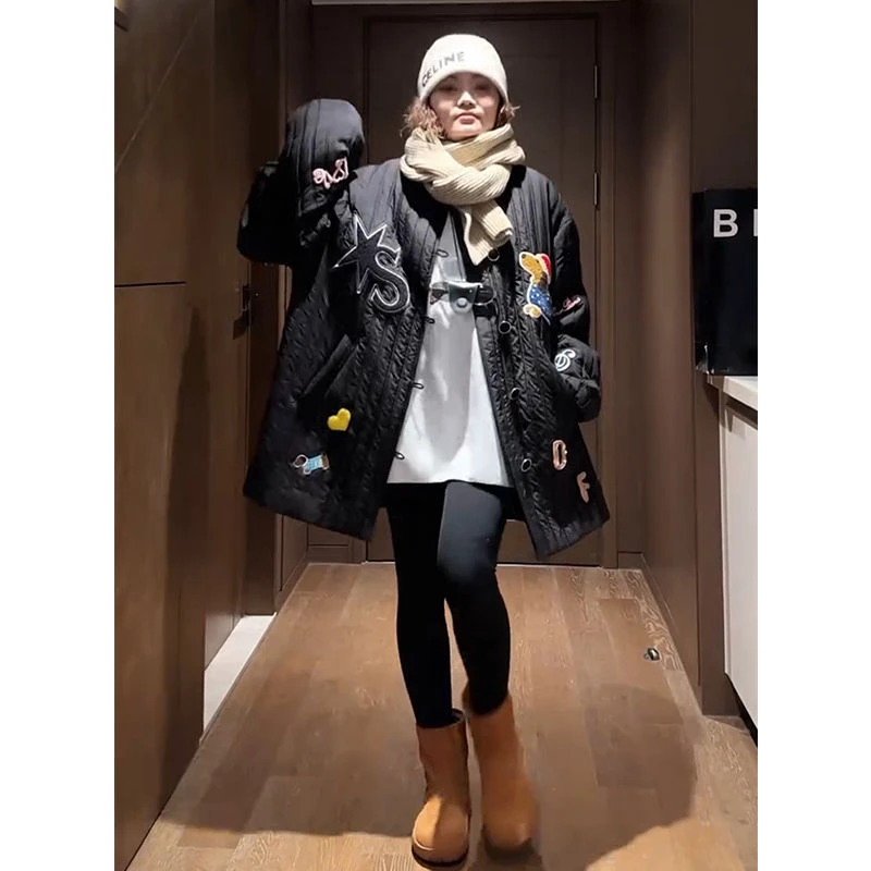 韩版宽松大码布贴中长款外套女欧洲站2024冬季新款单排扣圆领上衣