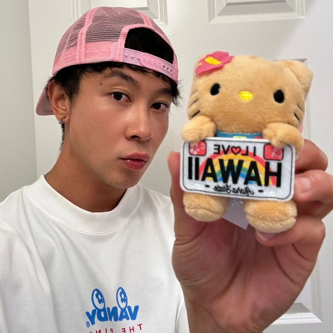 Hello Kitty 夏威夷限定 举牌Kitty 毛绒钥匙扣