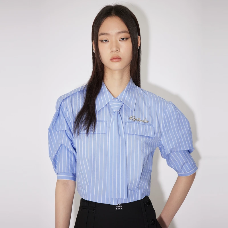 REVAN芮范蓝色条纹领带时尚泡泡袖女士衬衫RM30901009