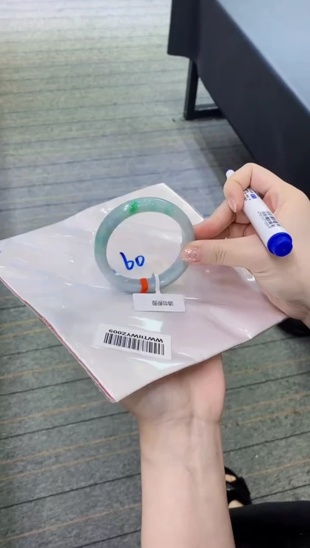 【闪购商品】翡翠手镯未镶嵌