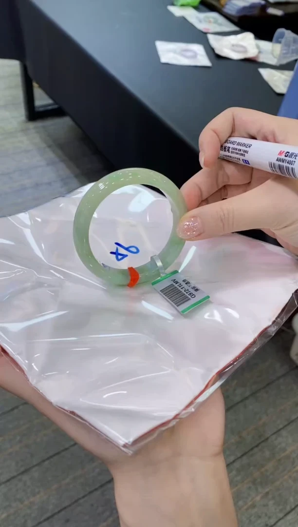 【闪购商品】翡翠手镯未镶嵌