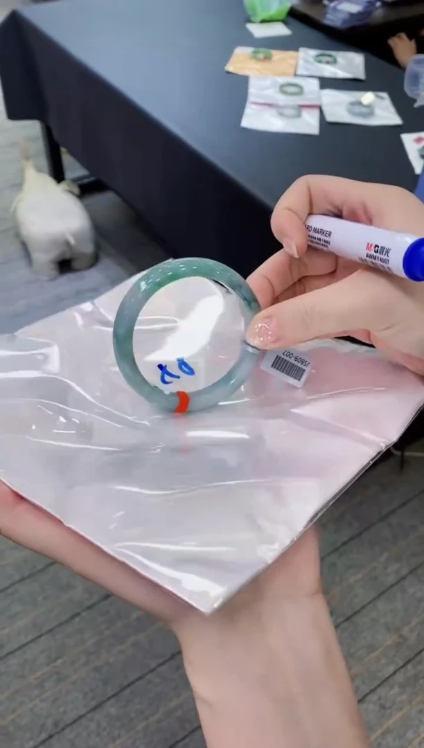 【闪购商品】翡翠手镯未镶嵌