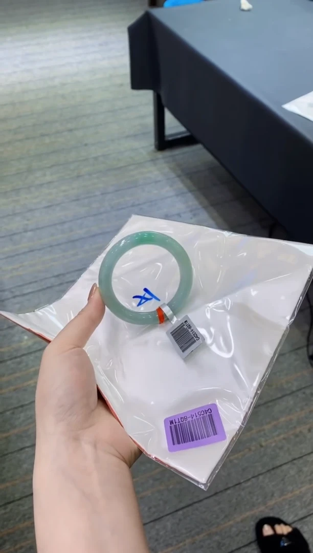 【闪购商品】翡翠手镯未镶嵌