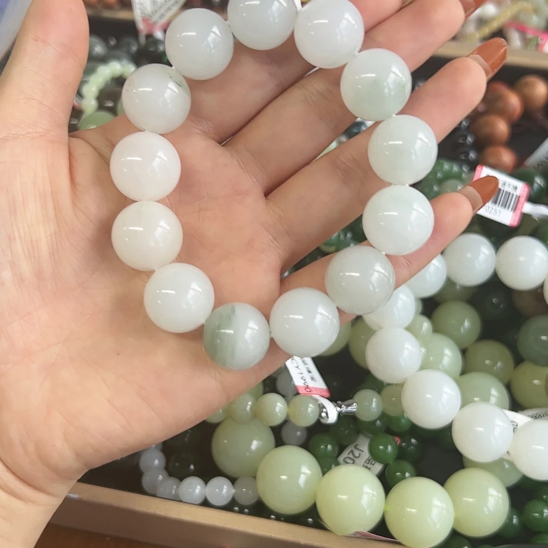 【闪购商品】透闪石质玉手串未镶嵌J137