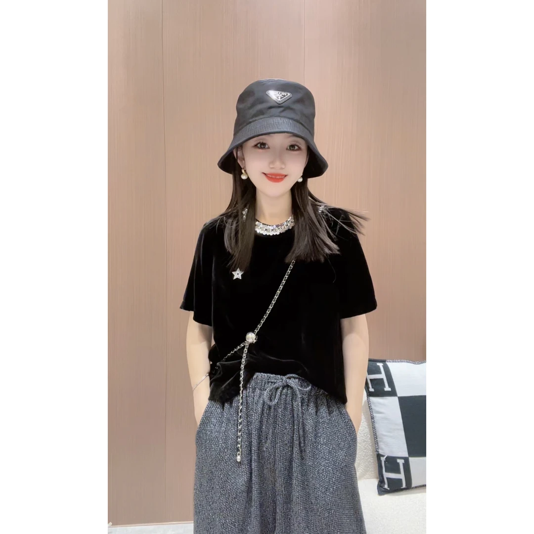 《CHUN》珠片领星星桑蚕丝丝绒上衣