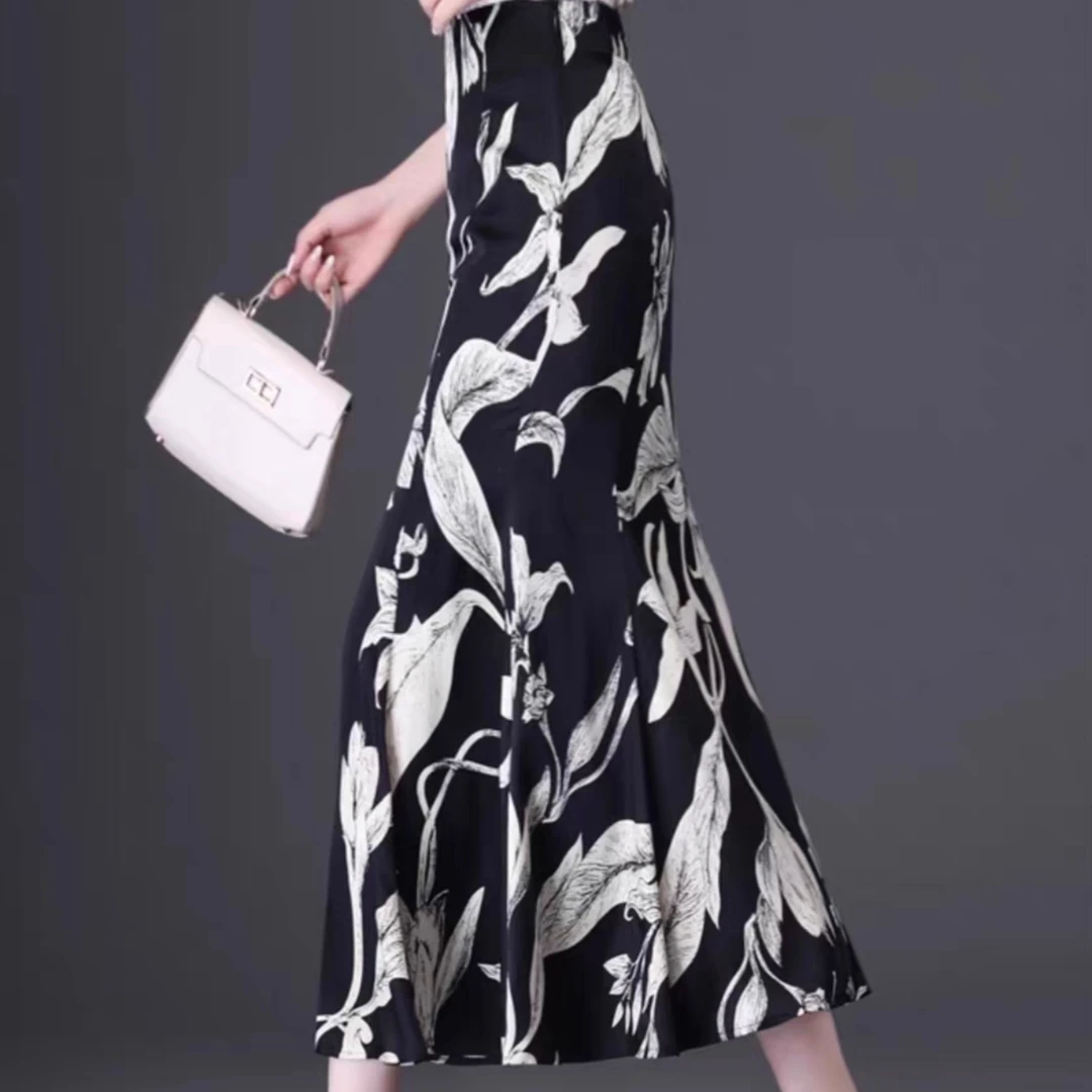 2025夏日百合花轻奢时尚简约感A字印花飘逸半身裙气质高腰夏季
