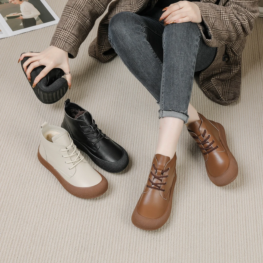 新款时尚高帮休闲鞋秋冬保暖圆头真皮软底复古加绒短靴平底妈妈鞋