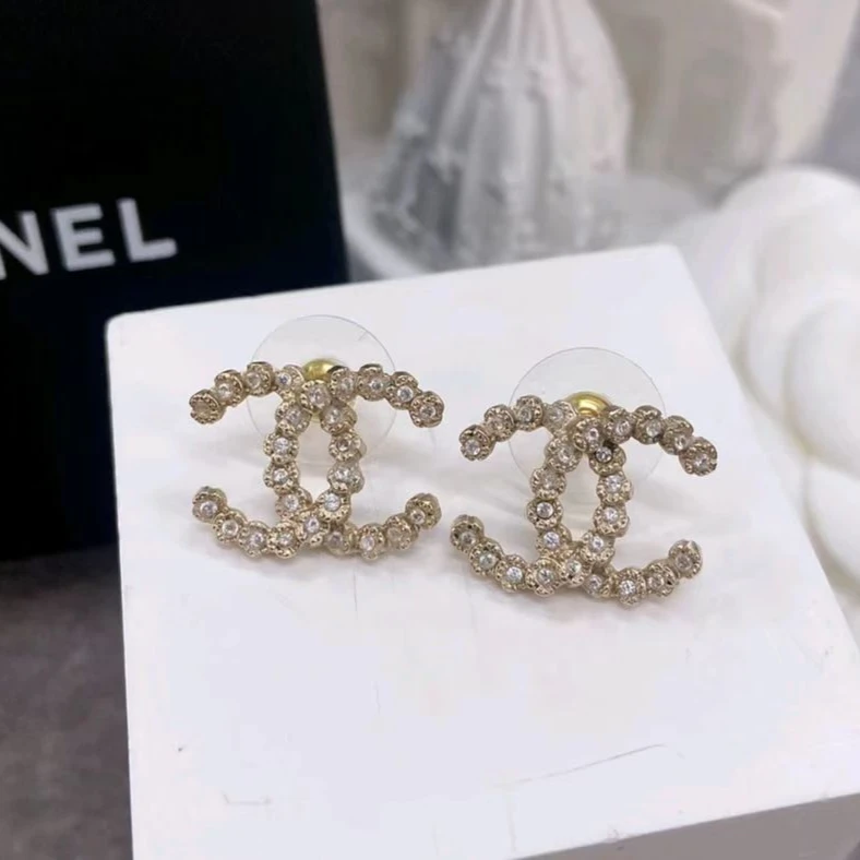 99新 Chanel/香奈儿 镂空满钻麻花双C耳钉/香选