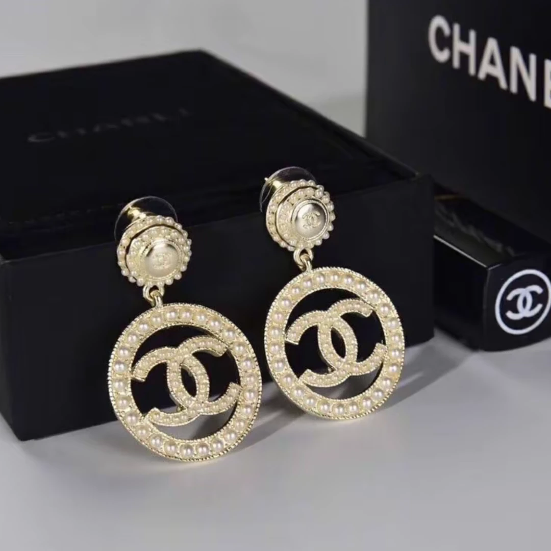 99新 Chanel/香奈儿 圆环双C满珍珠耳钉/香奢