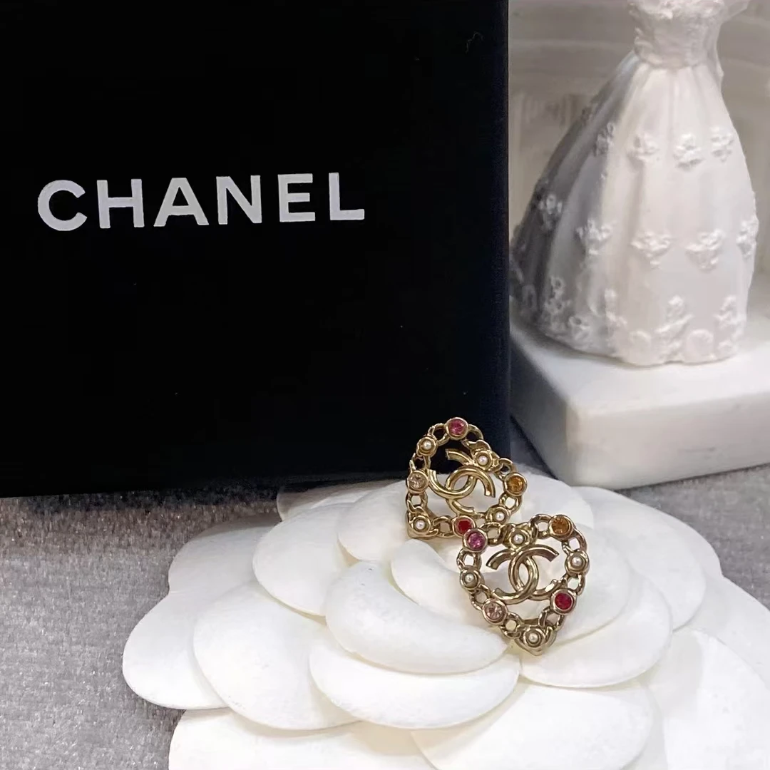 99新 Chanel/香奈儿 爱心镂空琉璃珍珠耳钉/香选