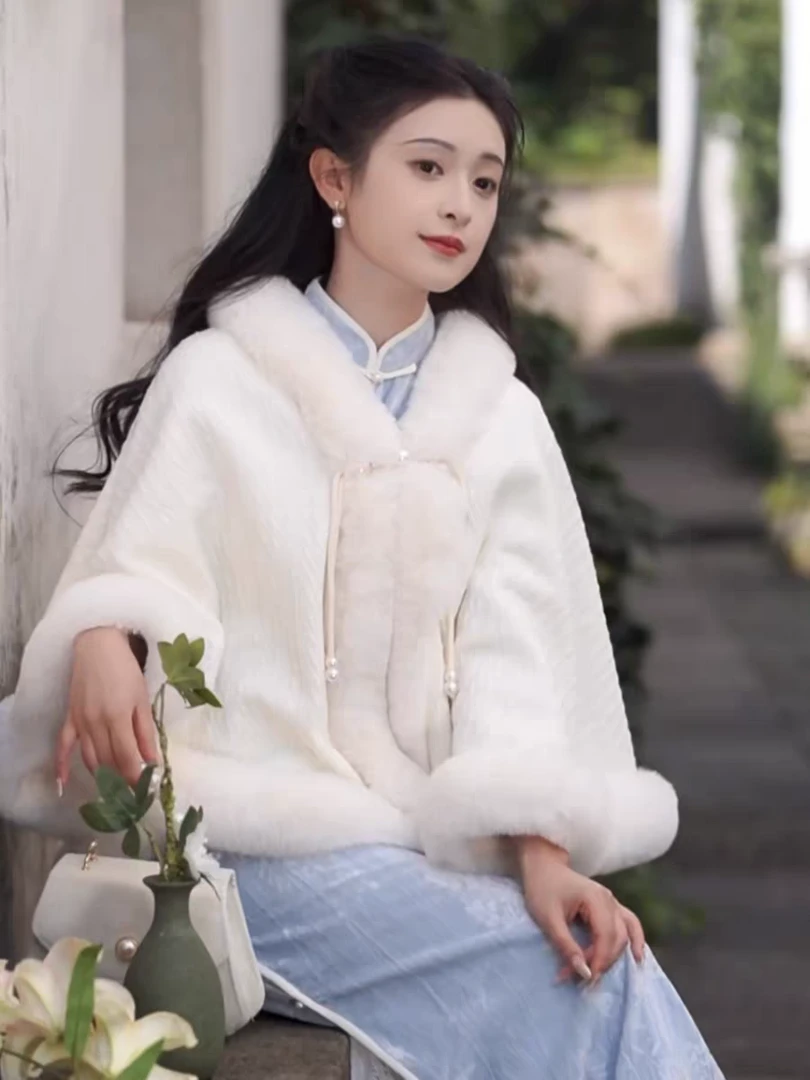 「跑量斗篷」网红白色少女中国风百搭毛绒秋冬季气质秋冬款保暖披肩