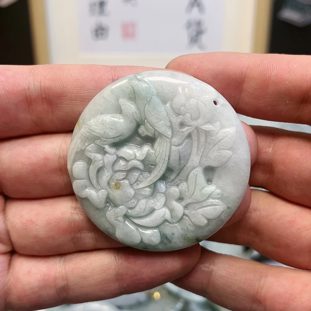 翡翠颈饰未镶嵌牌子