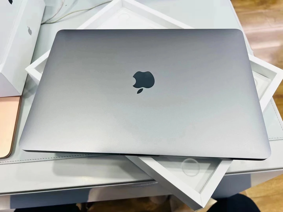 95新 Apple/苹果 22款13.3英寸MacBook Pro M2芯片
