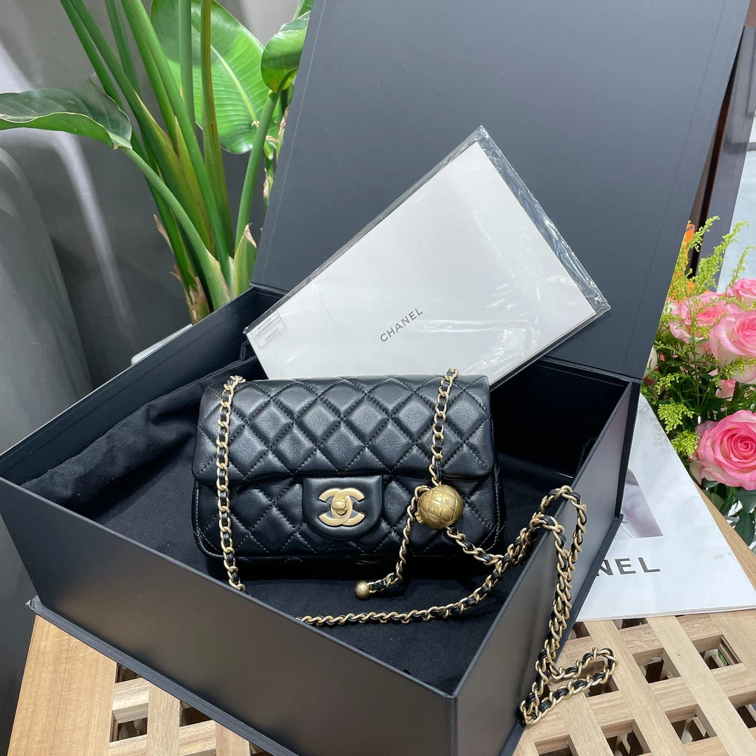 全新未使用  一泽奢品/CHANEL/金球大mini CF链条包/Z23101809
